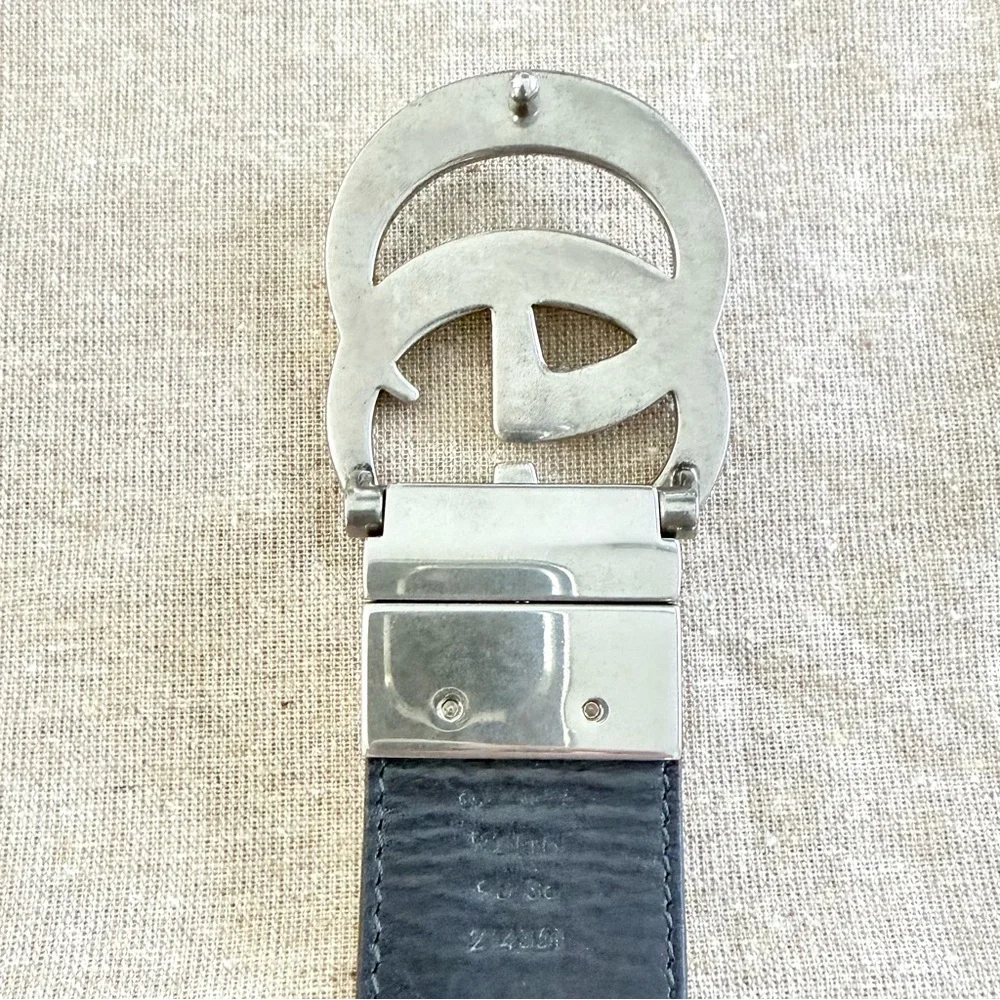Gucci Men’s GG Marmont Reversible Belt in Size 90 - Picture 3 of 6